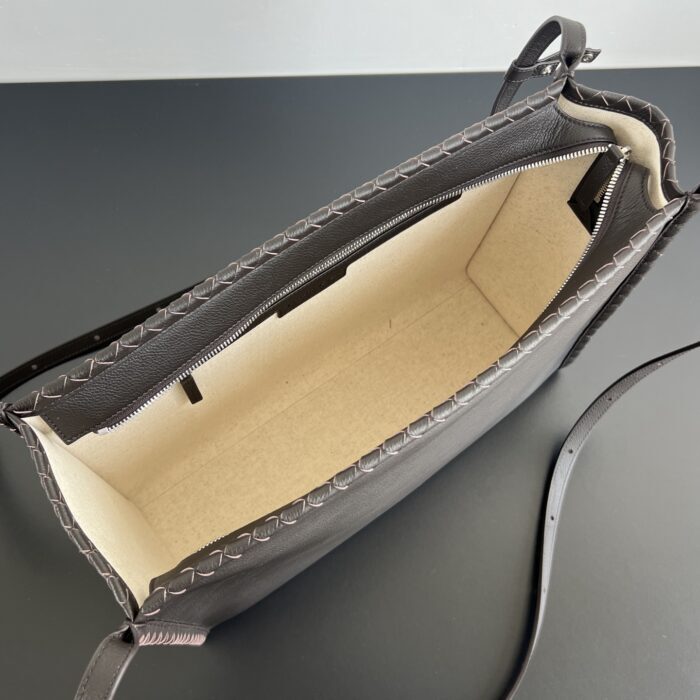보테가베네타 코리에레 메신저 백 초콜릿 826852 레플리카 미러급 SA급 S급 고퀄리티 최상급 하이엔드 가방 [남성여성공용] 3