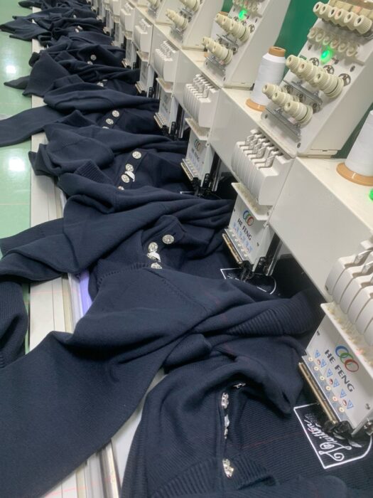 루이비통 어깨 단추 니트 네이비 레플리카 미러급 SA급 S급 고퀄리티 하이엔드 최상급 의류 [남성여성공용] 4