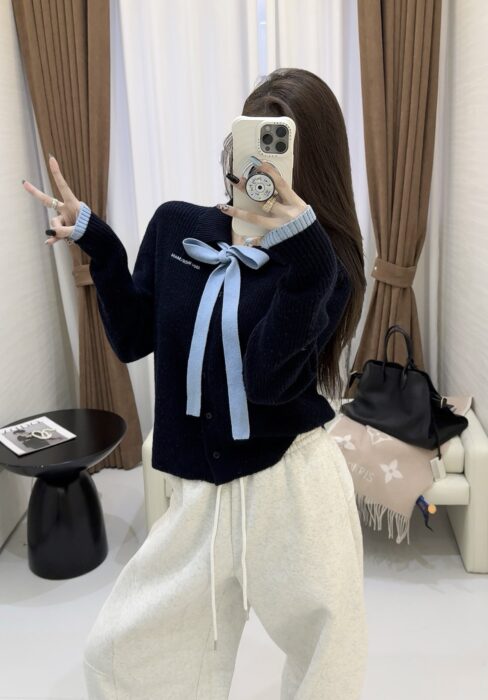 ANN ANDELMAN 양털 나비매듭 니트 카라티 네이비 레플리카 미러급 SA급 S급 고퀄리티 하이엔드 최상급 의류 [여성] 2