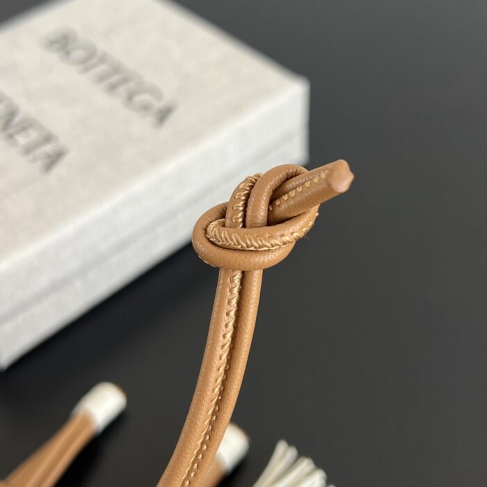 보테가베네타 말 백 참 857272 레플리카 미러급 SA급 S급 고퀄리티 최상급 하이엔드 악세사리 [남성여성공용] 9