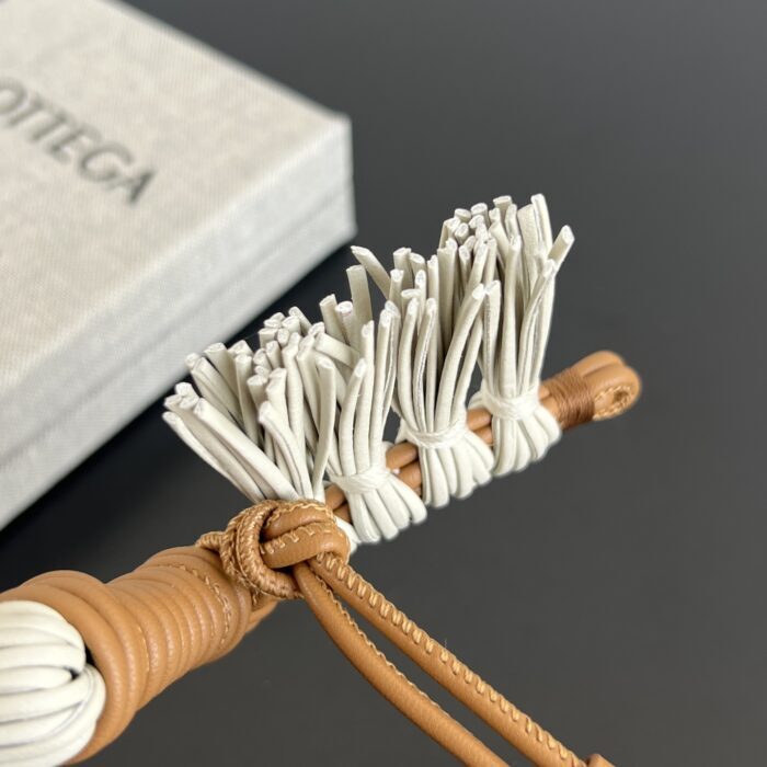 보테가베네타 말 백 참 857272 레플리카 미러급 SA급 S급 고퀄리티 최상급 하이엔드 악세사리 [남성여성공용] 8