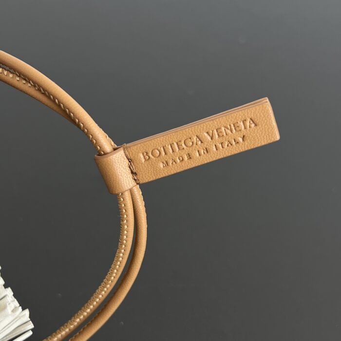 보테가베네타 말 백 참 857272 레플리카 미러급 SA급 S급 고퀄리티 최상급 하이엔드 악세사리 [남성여성공용] 10