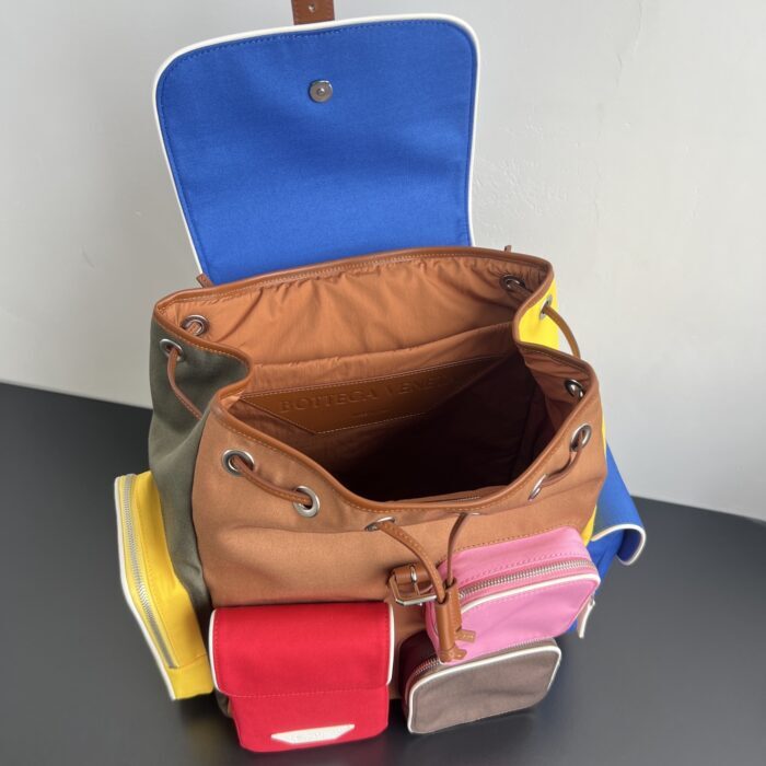 보테가베네타 크로스로드 멀티 포켓 백팩 837377 멀티 컬러 레플리카 미러급 SA급 S급 고퀄리티 최상급 하이엔드 가방 [남성여성공용] 4