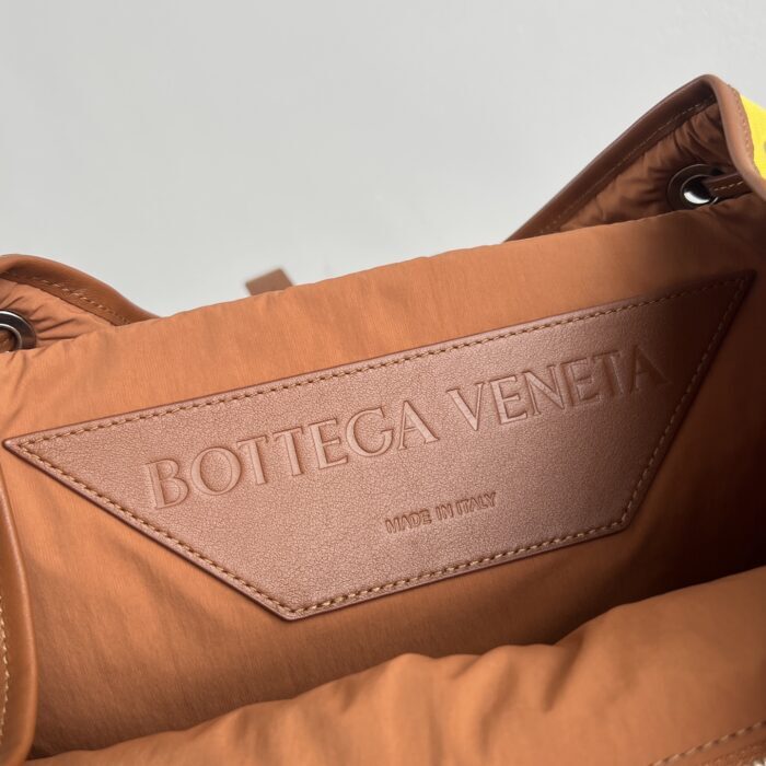 보테가베네타 크로스로드 멀티 포켓 백팩 837377 멀티 컬러 레플리카 미러급 SA급 S급 고퀄리티 최상급 하이엔드 가방 [남성여성공용] 9