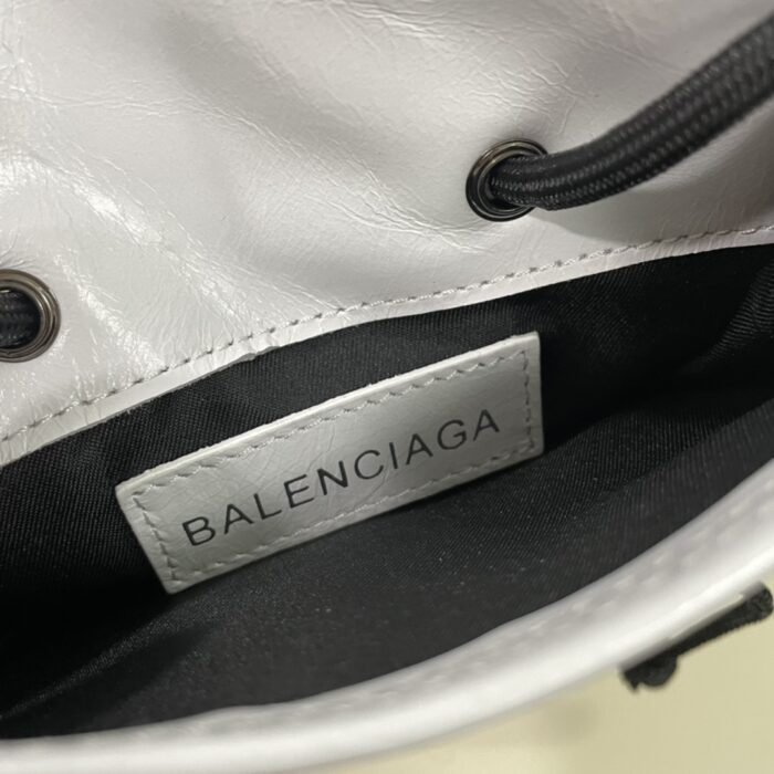 발렌시아가 모노그램 핸드폰 백 크로스백 회백색 레플리카 미러급 SA급 S급 고퀄리티 최상급 하이엔드 가방 [남성여성공용] 8