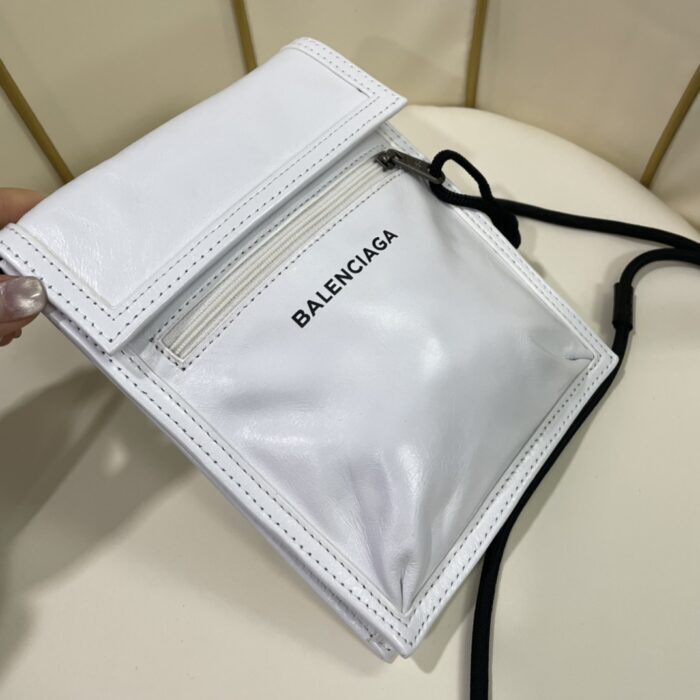 발렌시아가 모노그램 핸드폰 백 크로스백 회백색 레플리카 미러급 SA급 S급 고퀄리티 최상급 하이엔드 가방 [남성여성공용] 5