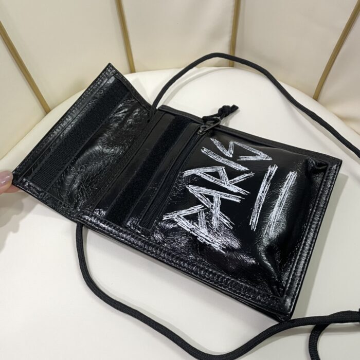발렌시아가 그래피티 모노그램 파리스 핸드폰 백 크로스백 블랙 레플리카 미러급 SA급 S급 고퀄리티 최상급 하이엔드 가방 [남성여성공용] 5