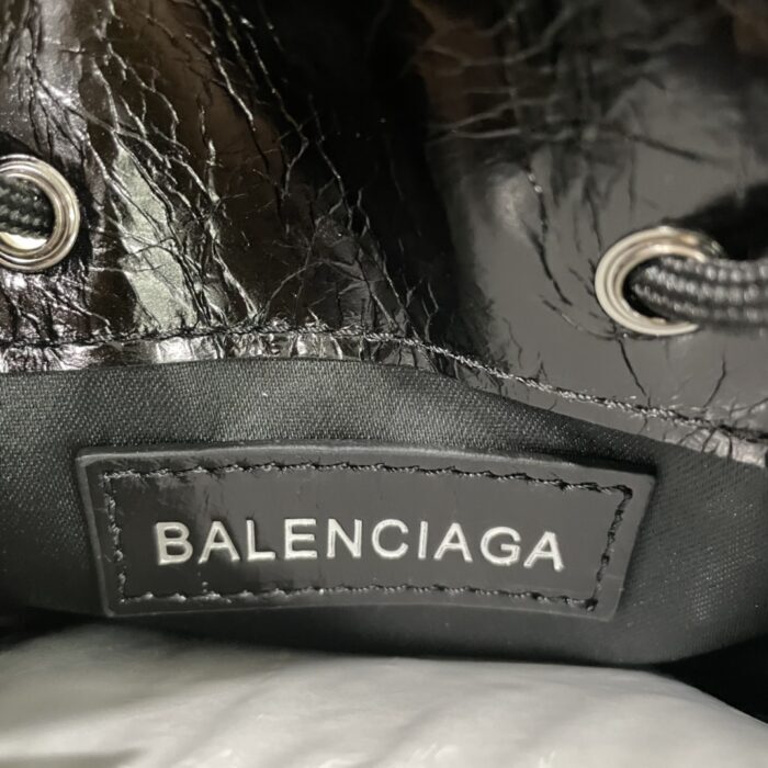 발렌시아가 그래피티 모노그램 파리스 핸드폰 백 크로스백 블랙 레플리카 미러급 SA급 S급 고퀄리티 최상급 하이엔드 가방 [남성여성공용] 9