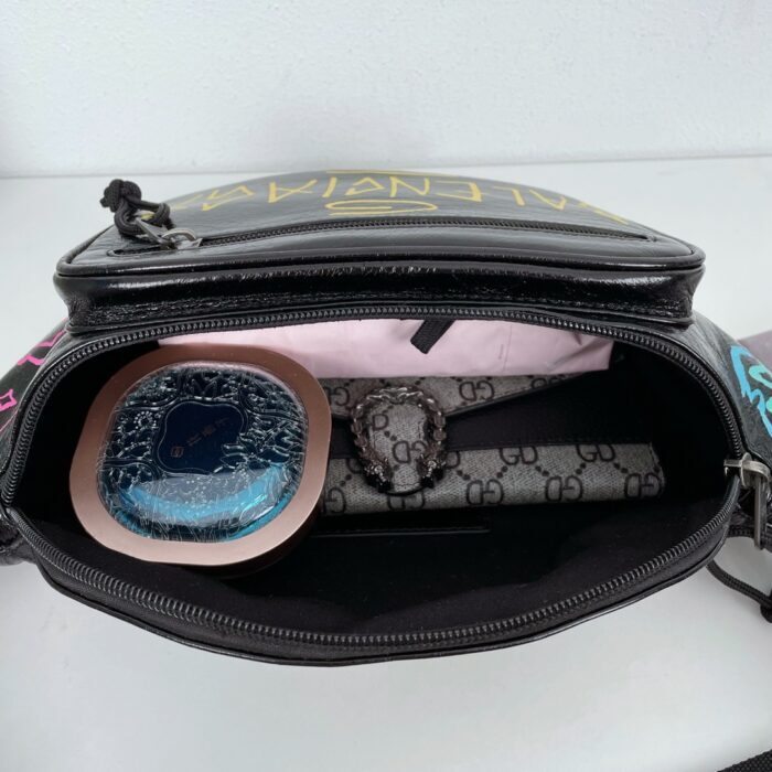 발렌시아가 멀티컬러 그래피티 벨트백 블랙 레플리카 미러급 SA급 S급 고퀄리티 최상급 하이엔드 가방 [남성여성공용] 3