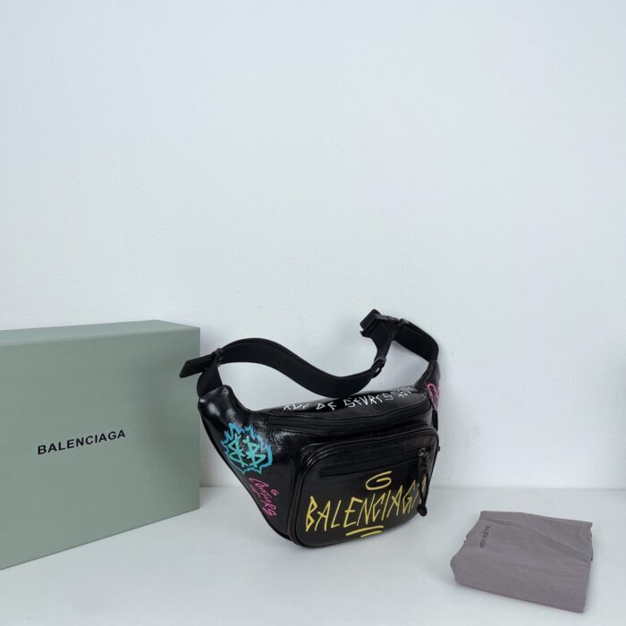 발렌시아가 멀티컬러 그래피티 벨트백 블랙 레플리카 미러급 SA급 S급 고퀄리티 최상급 하이엔드 가방 [남성여성공용] 4
