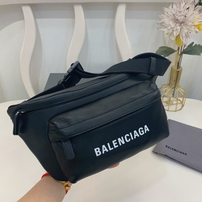 발렌시아가 에브리데이 벨트팩 블랙 레플리카 미러급 SA급 S급 고퀄리티 최상급 하이엔드 가방 [남성여성공용]