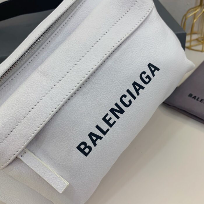 발렌시아가 에브리데이 벨트팩 화이트 레플리카 미러급 SA급 S급 고퀄리티 최상급 하이엔드 가방 [남성여성공용] 6