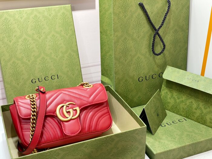 구찌 마몽 마틀라세 레더 체인 숄더백 446744 레드 레플리카 미러급 SA급 S급 고퀄리티 최상급 하이엔드 가방 [여성]