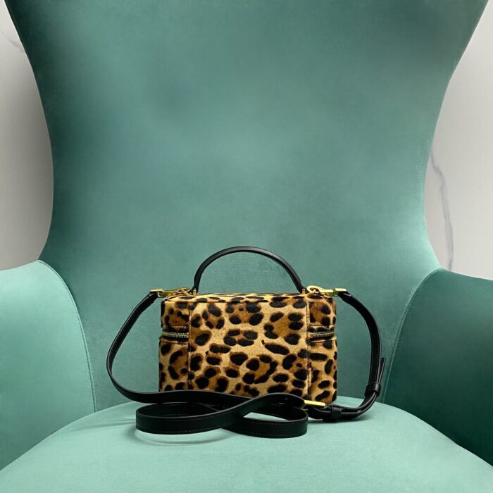 생로랑 램스킨 소재의 GABY 베니티 백 미니 766731 표문 레플리카 미러급 SA급 S급 고퀄리티 최상급 하이엔드 가방 [여성] 2