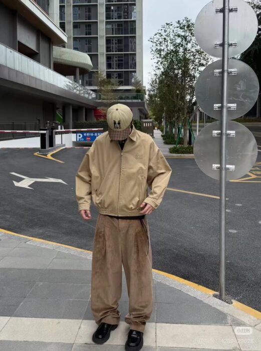 미우미우 모노그램 대미지 자켓 카키 레플리카 미러급 SA급 S급 고퀄리티 하이엔드 최상급 의류 [남성여성공용] 4