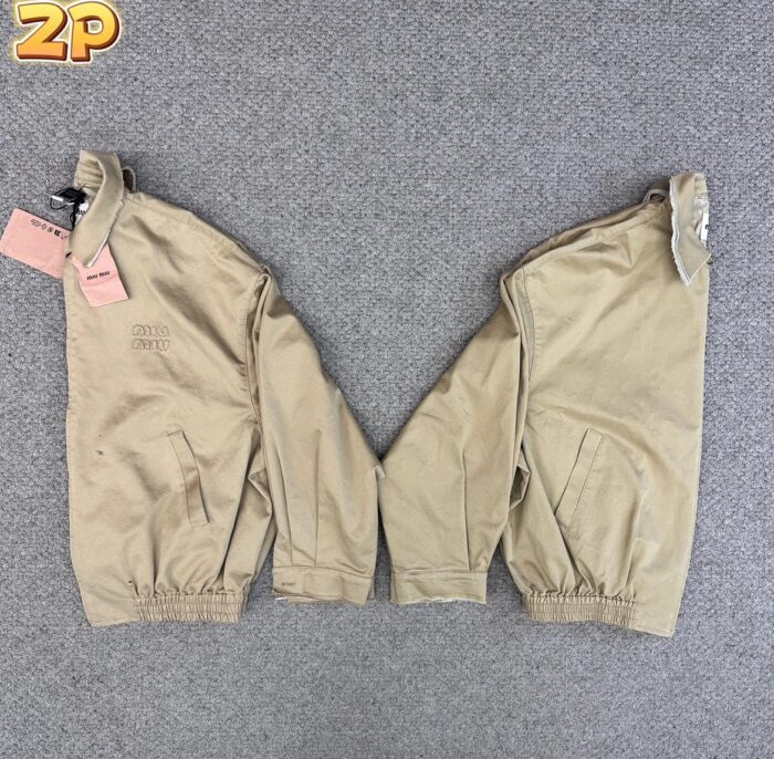 미우미우 모노그램 대미지 자켓 카키 레플리카 미러급 SA급 S급 고퀄리티 하이엔드 최상급 의류 [남성여성공용] 10