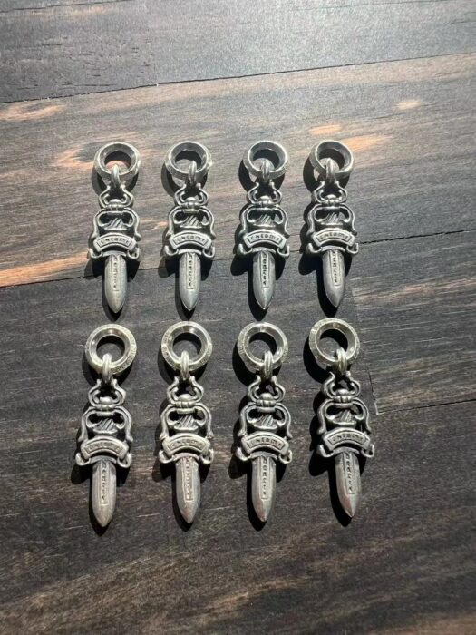 크롬하츠 보검 스몰 펜던트 각인 레플리카 미러급 SA급 S급 고퀄리티 최상급 하이엔드 악세사리 [남성여성공용]