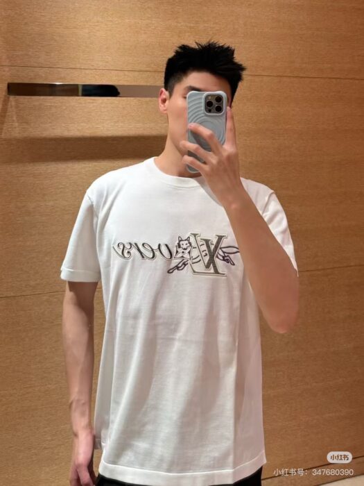 루이비통 여우 LV 자수 니트 반팔티 화이트 레플리카 미러급 SA급 S급 고퀄리티 하이엔드 최상급 의류 [남성여성공용]