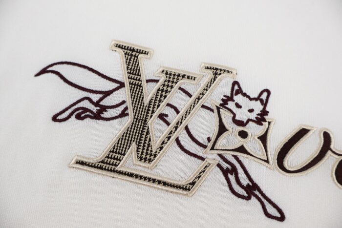 루이비통 여우 LV 자수 니트 반팔티 화이트 레플리카 미러급 SA급 S급 고퀄리티 하이엔드 최상급 의류 [남성여성공용] 9