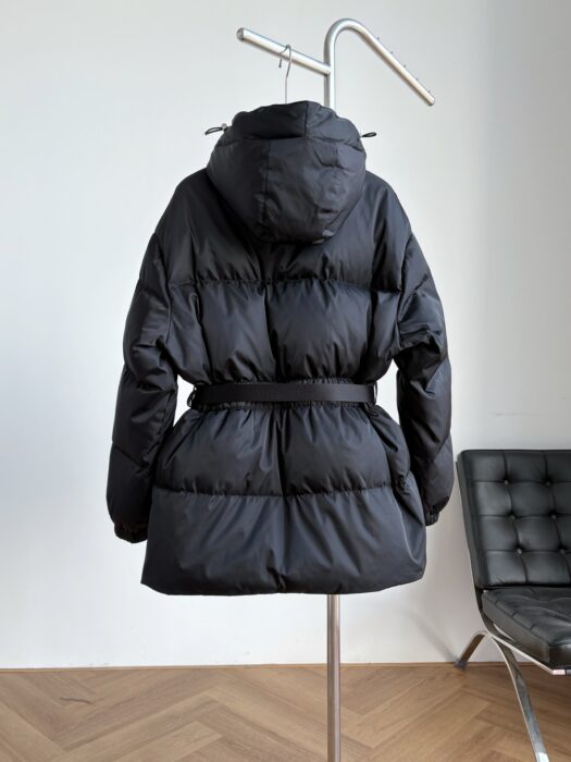 프라다 리나일론 벨티드 다운 자켓 백 롱 패딩 블랙 레플리카 미러급 SA급 S급 고퀄리티 하이엔드 최상급 의류 [여성] 4