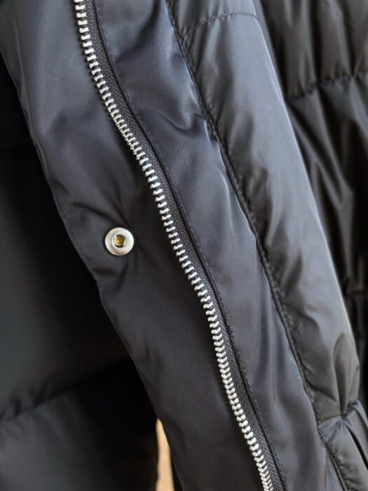 프라다 리나일론 벨티드 다운 자켓 백 롱 패딩 블랙 레플리카 미러급 SA급 S급 고퀄리티 하이엔드 최상급 의류 [여성] 15