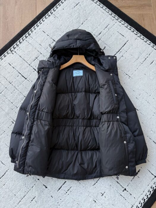 프라다 리나일론 벨티드 다운 자켓 백 롱 패딩 블랙 레플리카 미러급 SA급 S급 고퀄리티 하이엔드 최상급 의류 [여성] 9