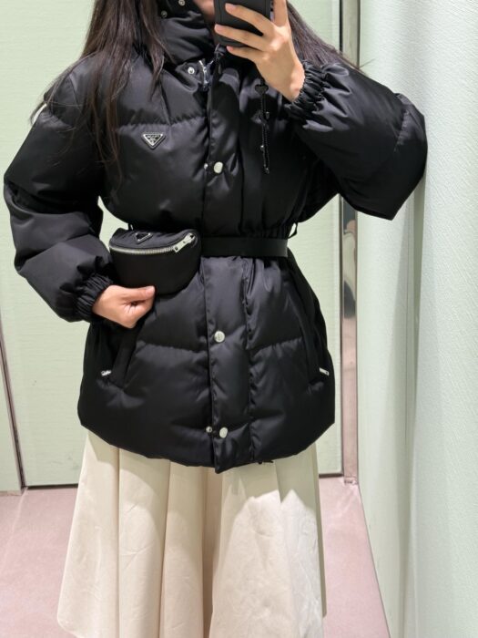 프라다 리나일론 벨티드 다운 자켓 백 롱 패딩 블랙 레플리카 미러급 SA급 S급 고퀄리티 하이엔드 최상급 의류 [여성] 2