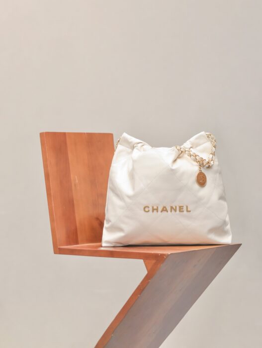 샤넬 금장 22백 화이트 이디엄 레플리카 미러급 SA급 S급 고퀄리티 최상급 하이엔드 가방 [여성]