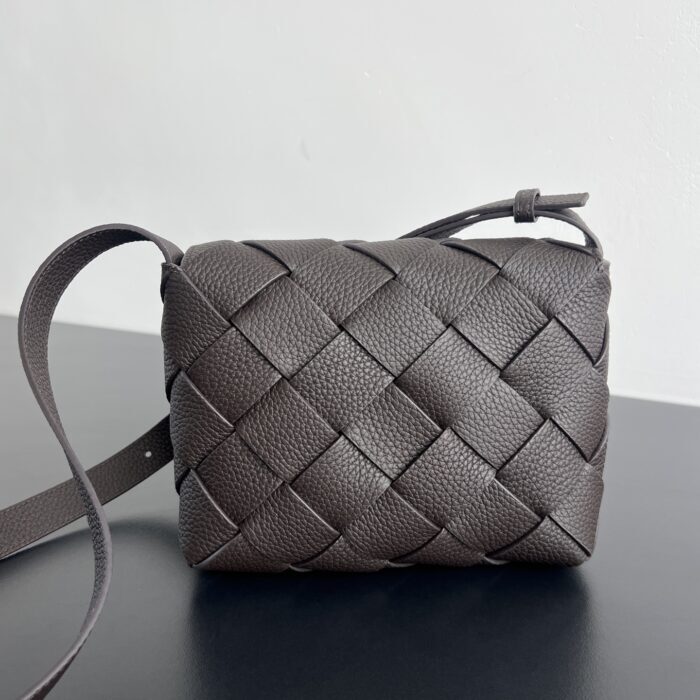 보테가베네타 디아고 795637 폰단트 레플리카 미러급 SA급 S급 고퀄리티 최상급 하이엔드 가방 [남성여성공용] 3