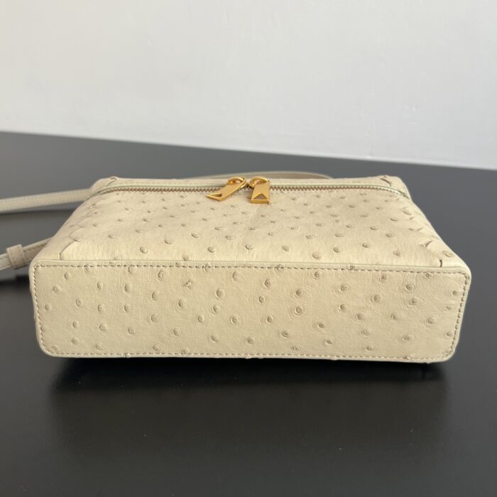 보테가베네타 뱅뱅 베니티 케이스 817785 카모마일 타조가죽 레플리카 미러급 SA급 S급 고퀄리티 최상급 하이엔드 가방 [여성] 4