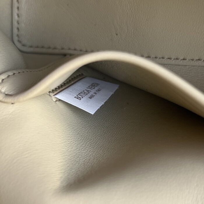 보테가베네타 뱅뱅 베니티 케이스 817785 카모마일 타조가죽 레플리카 미러급 SA급 S급 고퀄리티 최상급 하이엔드 가방 [여성] 9