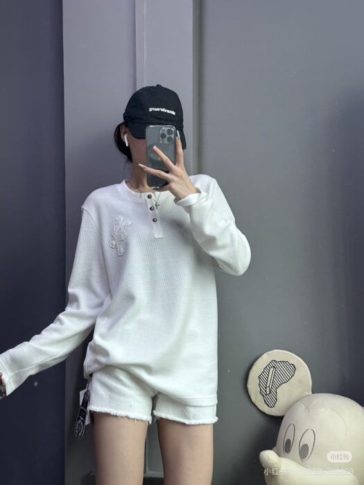 크롬하츠 레더 십자가 와플 긴팔티 화이트 레플리카 미러급 SA급 S급 고퀄리티 하이엔드 최상급 의류 [남성여성공용] 2