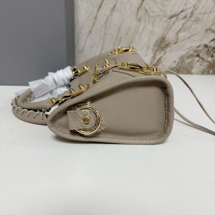 발렌시아가 르 시티 미니 백 골드 베이지 샤이니 골드 장식 레플리카 미러급 SA급 S급 고퀄리티 최상급 하이엔드 가방 [여성] 5