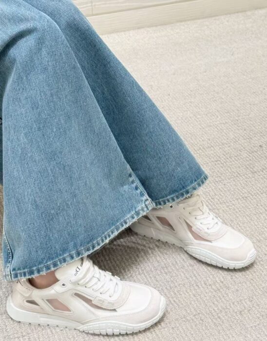 디올 테크 스니커즈 스웨이드 카프스킨 앤 트랜스패런트 메쉬 화이트 레플리카 미러급 SA급 S급 고퀄리티 최상급 하이엔드 신발 [여성]