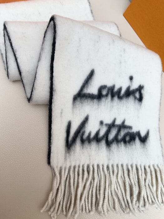 루이비통 모노그램 양색 스카프 블랙 화이트 면양털 58% 42%알파카 레플리카 미러급 SA급 S급 고퀄리티 최상급 하이엔드 [남성여성공용] 5