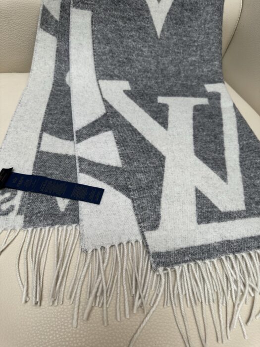 루이비통 점보 LV 플라워 캐시미어 태슬 스카프 그레이 레플리카 미러급 SA급 S급 고퀄리티 최상급 하이엔드 [남성여성공용] 7