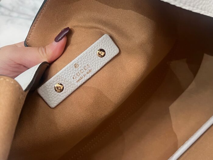 구찌 소프트빗 맥시 숄더 백 화이트 837466 레플리카 미러급 SA급 S급 고퀄리티 최상급 하이엔드 가방 [여성] 9