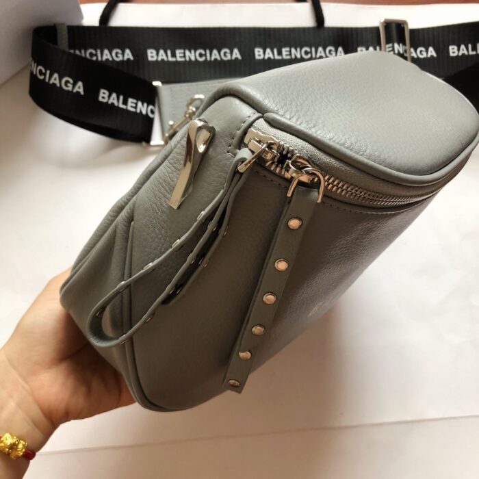 발렌시아가 모노그램 크로스백 그레이 레플리카 미러급 SA급 S급 고퀄리티 최상급 하이엔드 가방 [남성여성공용] 7