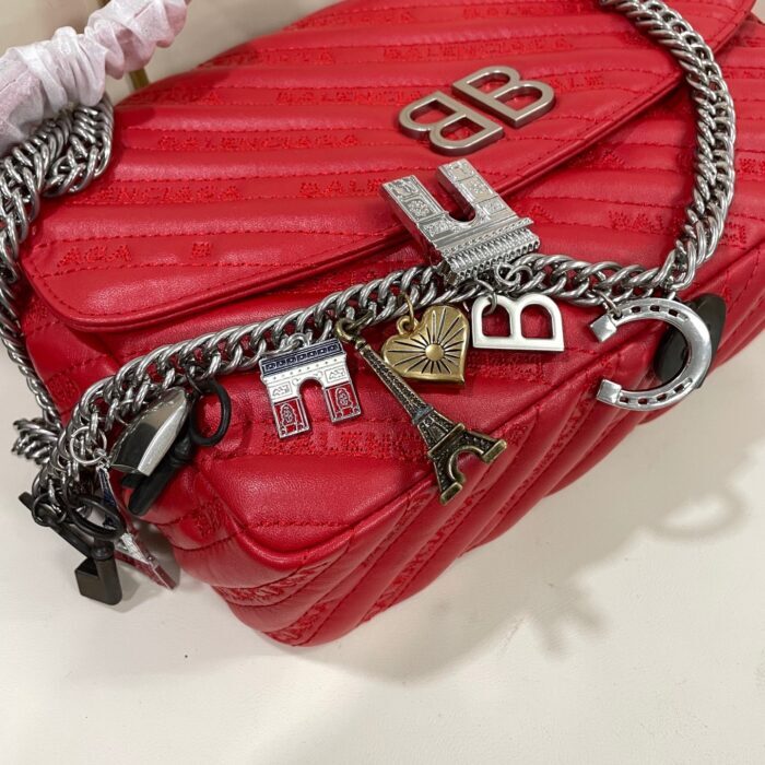 발렌시아가 모노그램 자수 퀼팅 백 레드 양가죽 레플리카 미러급 SA급 S급 고퀄리티 최상급 하이엔드 가방 [여성] 7