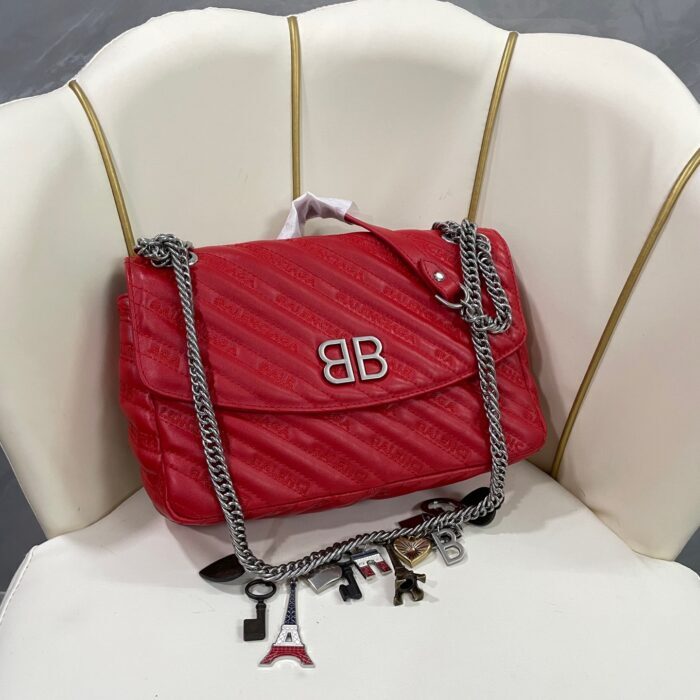 발렌시아가 모노그램 자수 퀼팅 백 레드 양가죽 레플리카 미러급 SA급 S급 고퀄리티 최상급 하이엔드 가방 [여성] 4