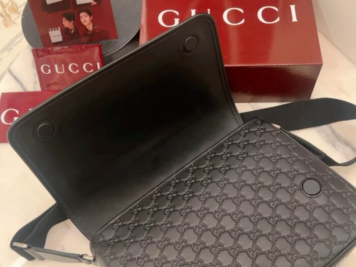 구찌 GG 엠블럼 미디움 크로스바디백 블랙 850235 레플리카 미러급 SA급 S급 고퀄리티 최상급 하이엔드 가방 [남성여성공용] 5