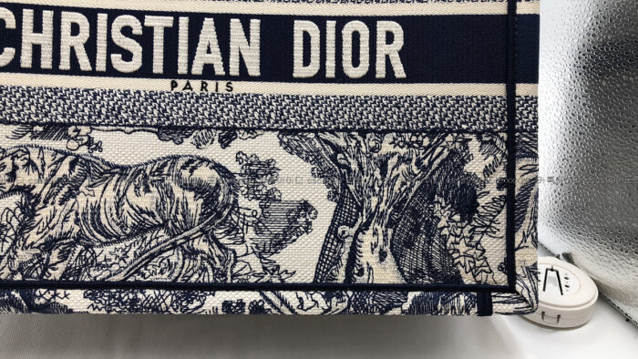 2023.01.19_[정*훈 고객님 검수] 디올 레플리카 가방 북토트백 5