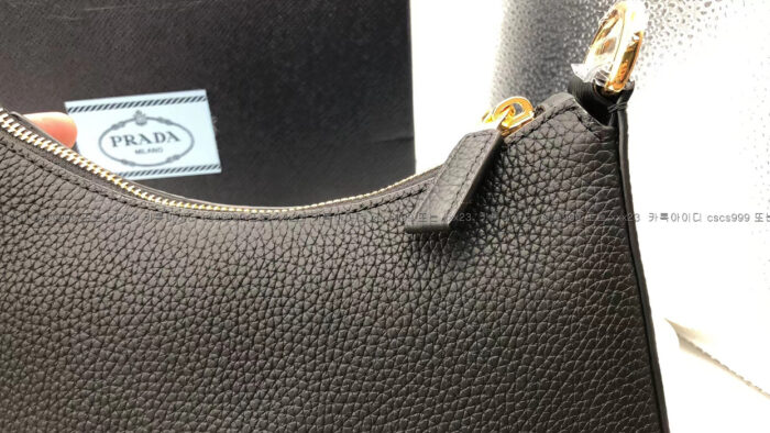 [전*연 고객님 검수] 프라다 레플리카 가방 메탈 로고 라이닝 숄더 백 5