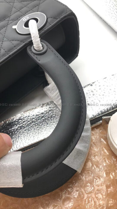 2023.01.12_[김*희 고객님 검수] 디올 레이디 미디움 백 7