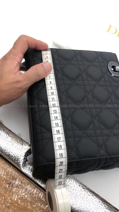 2023.01.12_[김*희 고객님 검수] 디올 레이디 미디움 백 8