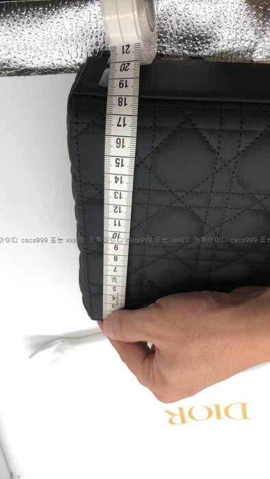 2023.01.12_[김*희 고객님 검수] 디올 레이디 미디움 백 9