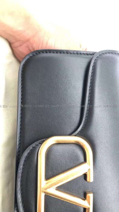 2023.01.06_[곽*호 고객님 검수] 발렌티노 브이로고 플랩 크로스백 5