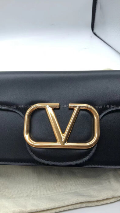2023.01.06_[곽*호 고객님 검수] 발렌티노 브이로고 플랩 크로스백 6