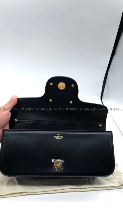 2023.01.06_[곽*호 고객님 검수] 발렌티노 브이로고 플랩 크로스백 11