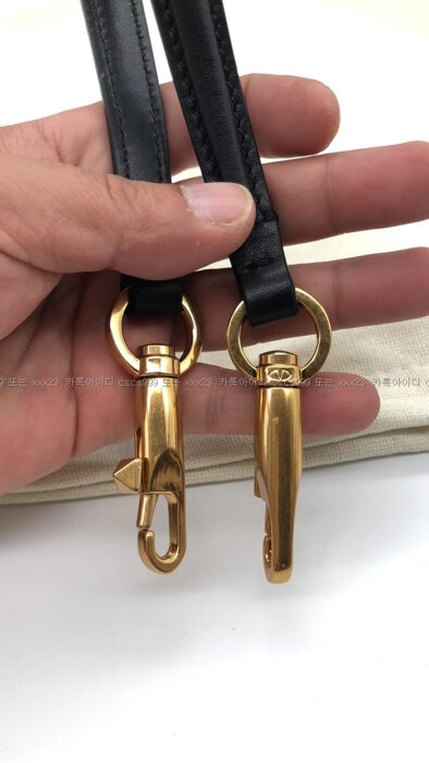 2023.01.06_[곽*호 고객님 검수] 발렌티노 브이로고 플랩 크로스백 18